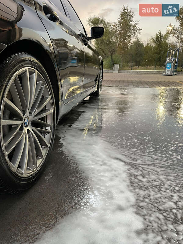 Седан BMW 5 Series 2017 в Киеве фото 8 Седан BMW 5 Series 2017 в Киеве