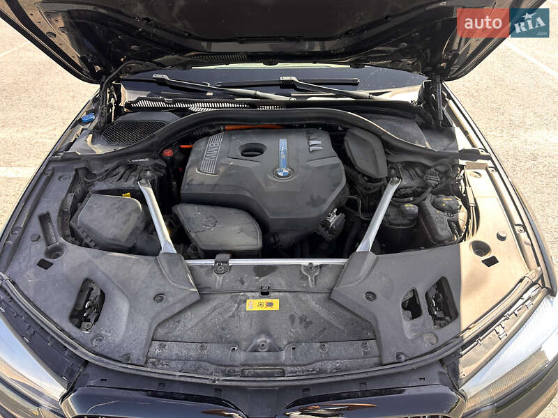 Седан BMW 5 Series 2018 в Львове