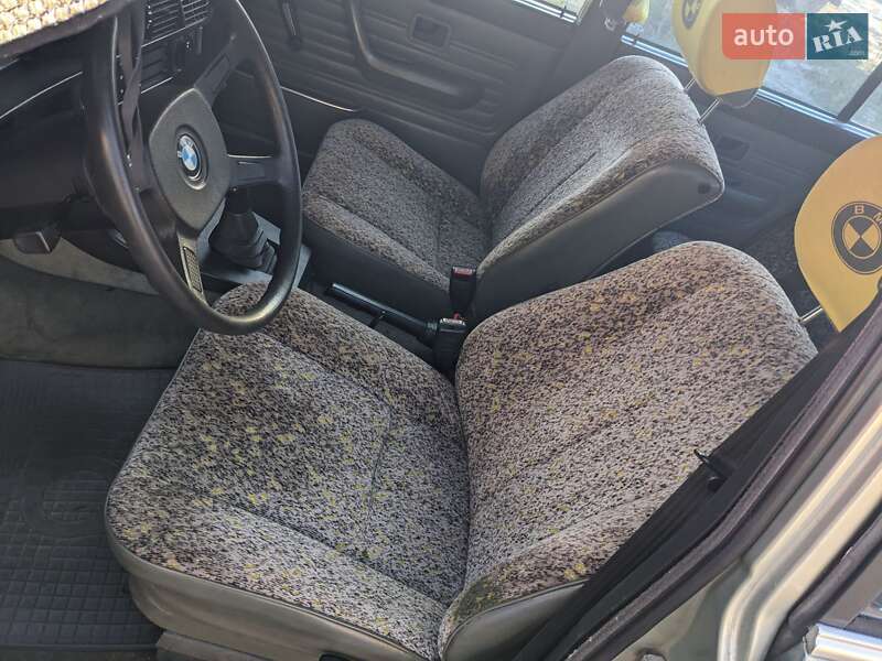 Седан BMW 5 Series 1984 в Житомире