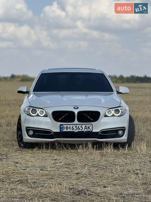 Седан BMW 5 Series 2016 в Балті