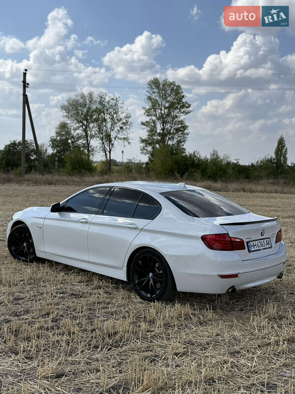 Седан BMW 5 Series 2016 в Балті