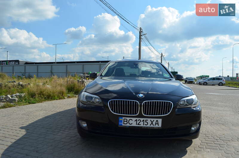 Седан BMW 5 Series 2013 в Львові