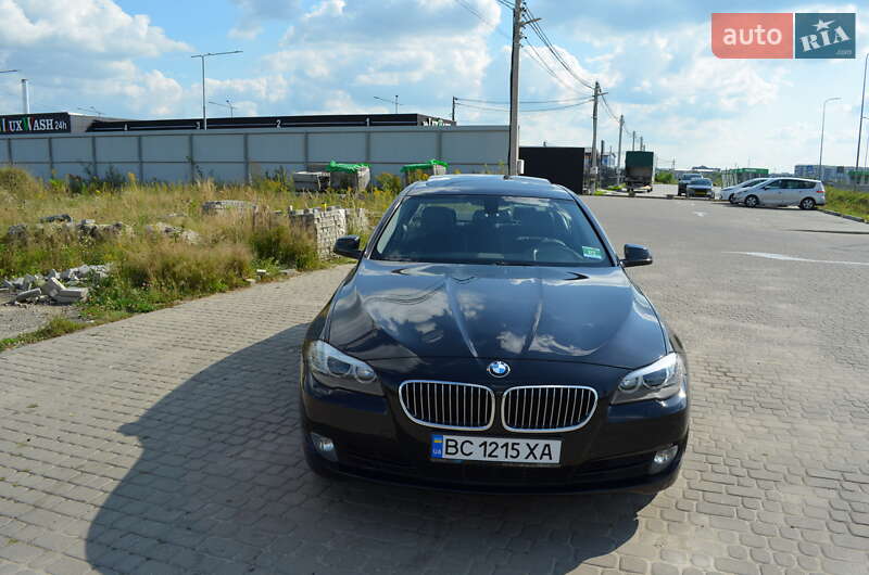 Седан BMW 5 Series 2013 в Львові