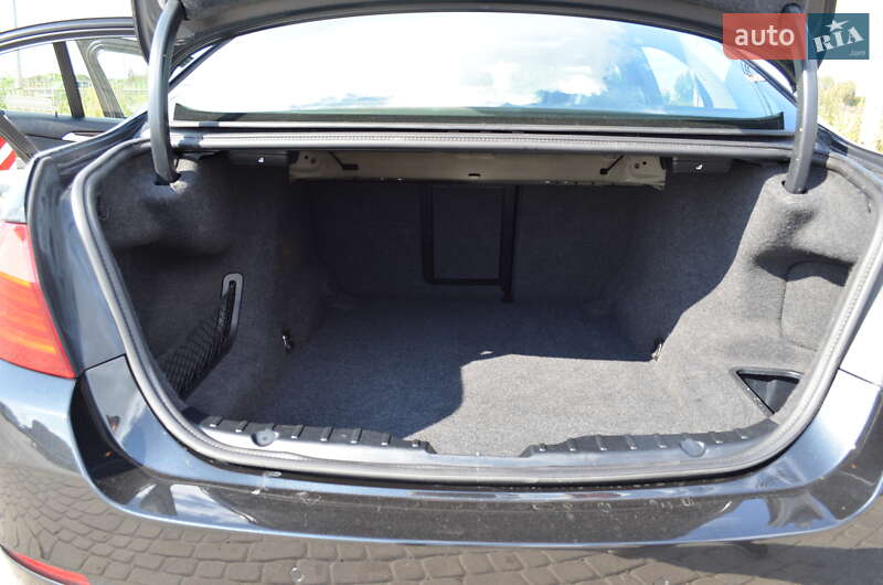 Седан BMW 5 Series 2013 в Львові