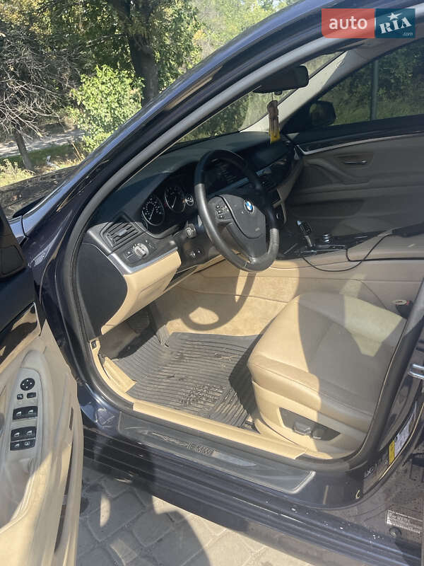 Седан BMW 5 Series 2013 в Першотравенську