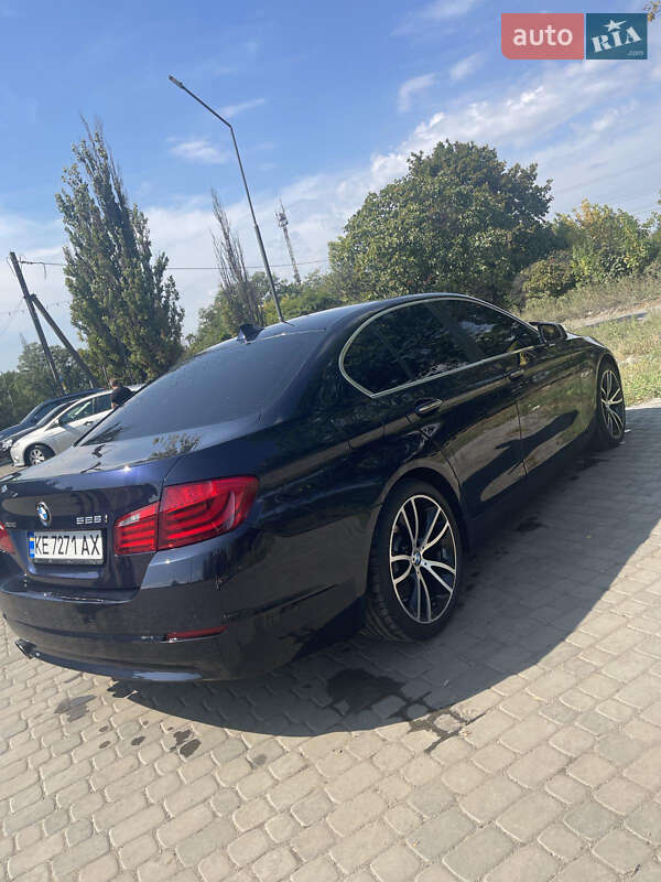Седан BMW 5 Series 2013 в Першотравенську