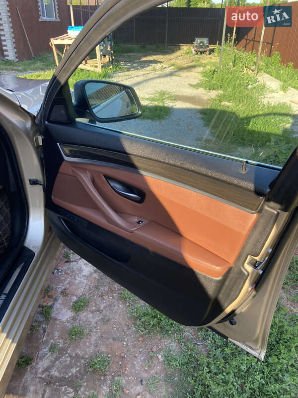 Седан BMW 5 Series 2012 в Лубнах