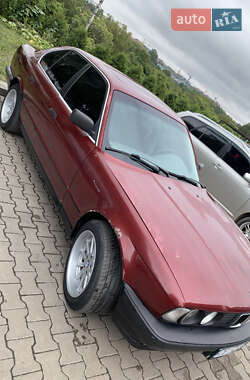 Седан BMW 5 Series 1993 в Черновцах