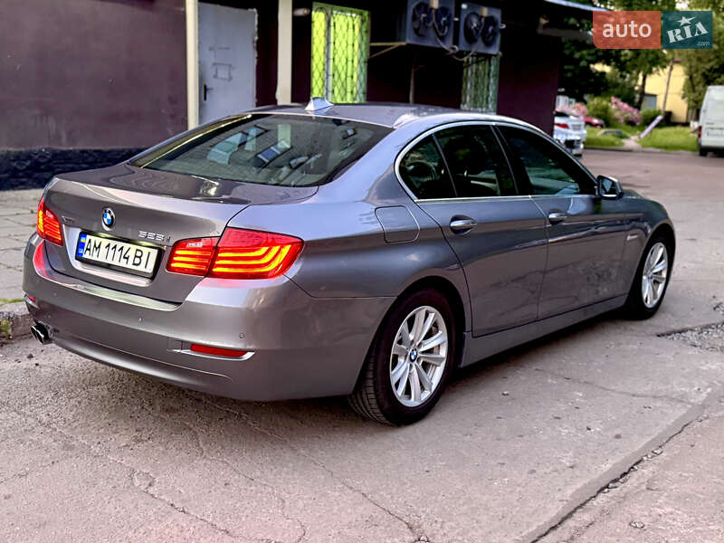Седан BMW 5 Series 2015 в Житомире