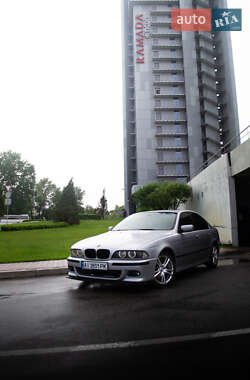 Седан BMW 5 Series 2000 в Обухове