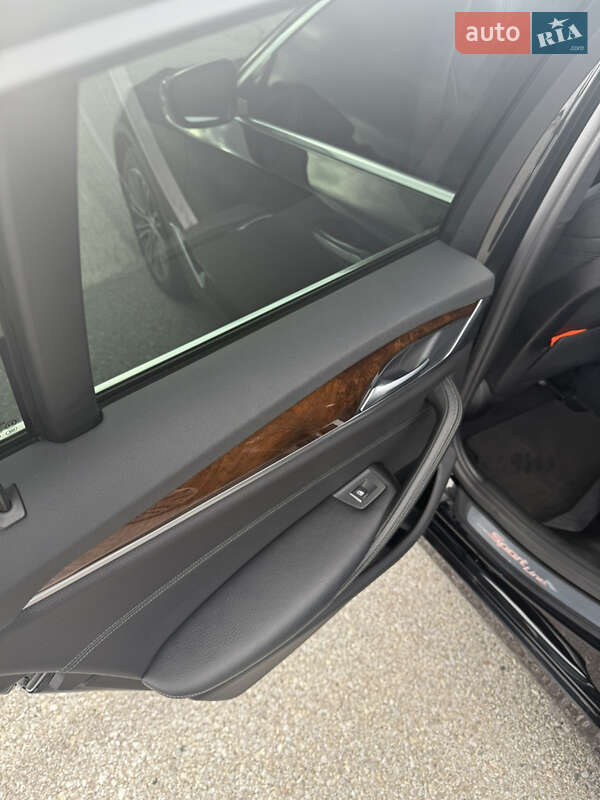 Седан BMW 5 Series 2017 в Львові