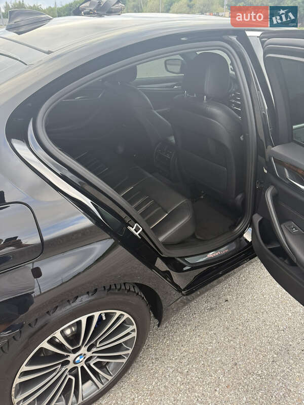 Седан BMW 5 Series 2017 в Львові