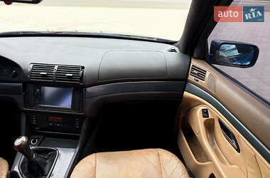 Седан BMW 5 Series 2001 в 