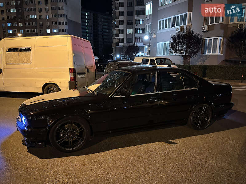 Седан BMW 5 Series 1989 в Києві фото 49 Седан BMW 5 Series 1989 в Києві