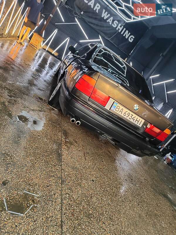 Седан BMW 5 Series 1993 в Кропивницькому