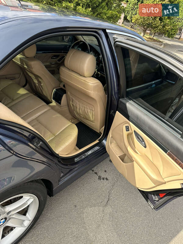 Седан BMW 5 Series 2003 в Шептицькому