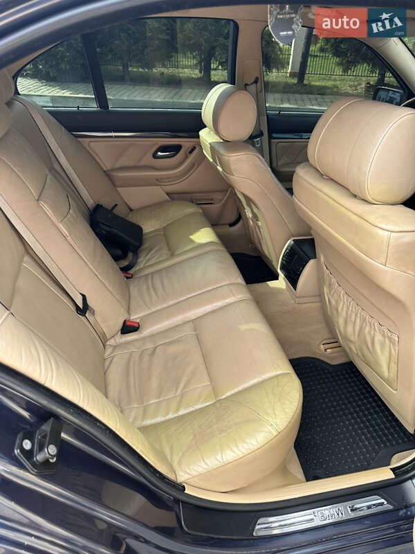 Седан BMW 5 Series 2003 в Шептицькому