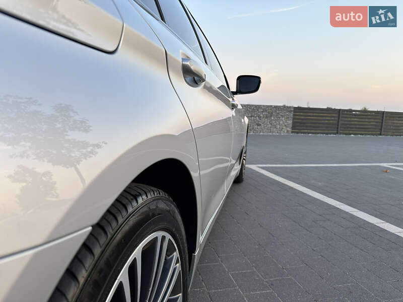 Седан BMW 5 Series 2020 в Мукачево
