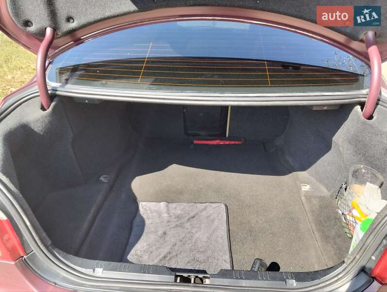 Седан BMW 5 Series 2004 в Коростене