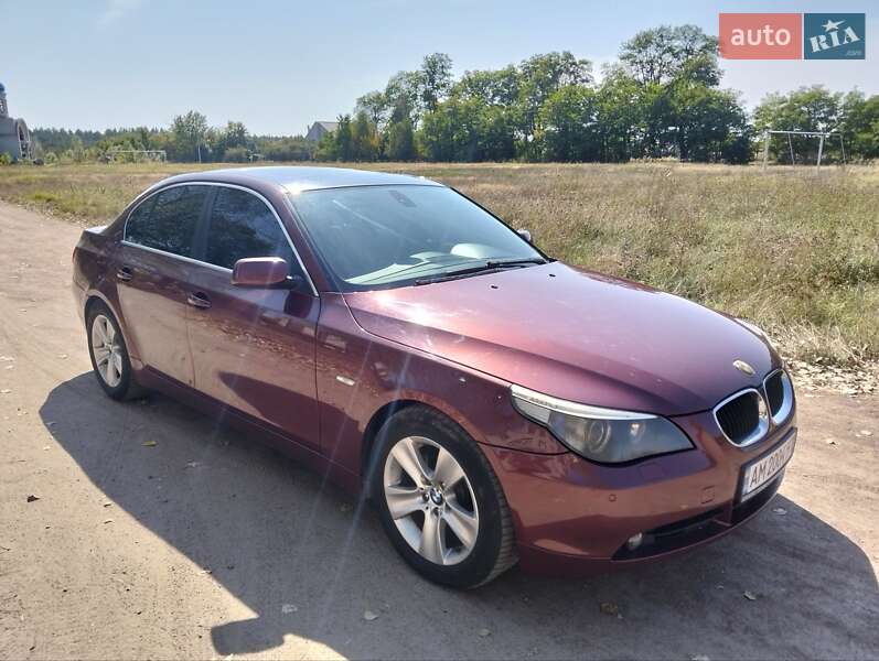 Седан BMW 5 Series 2004 в Коростене