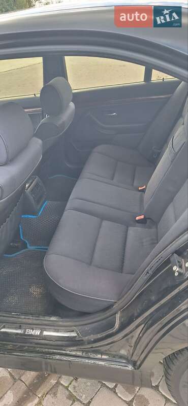 Седан BMW 5 Series 2001 в Березному