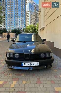 Седан BMW 5 Series 1992 в Одессе