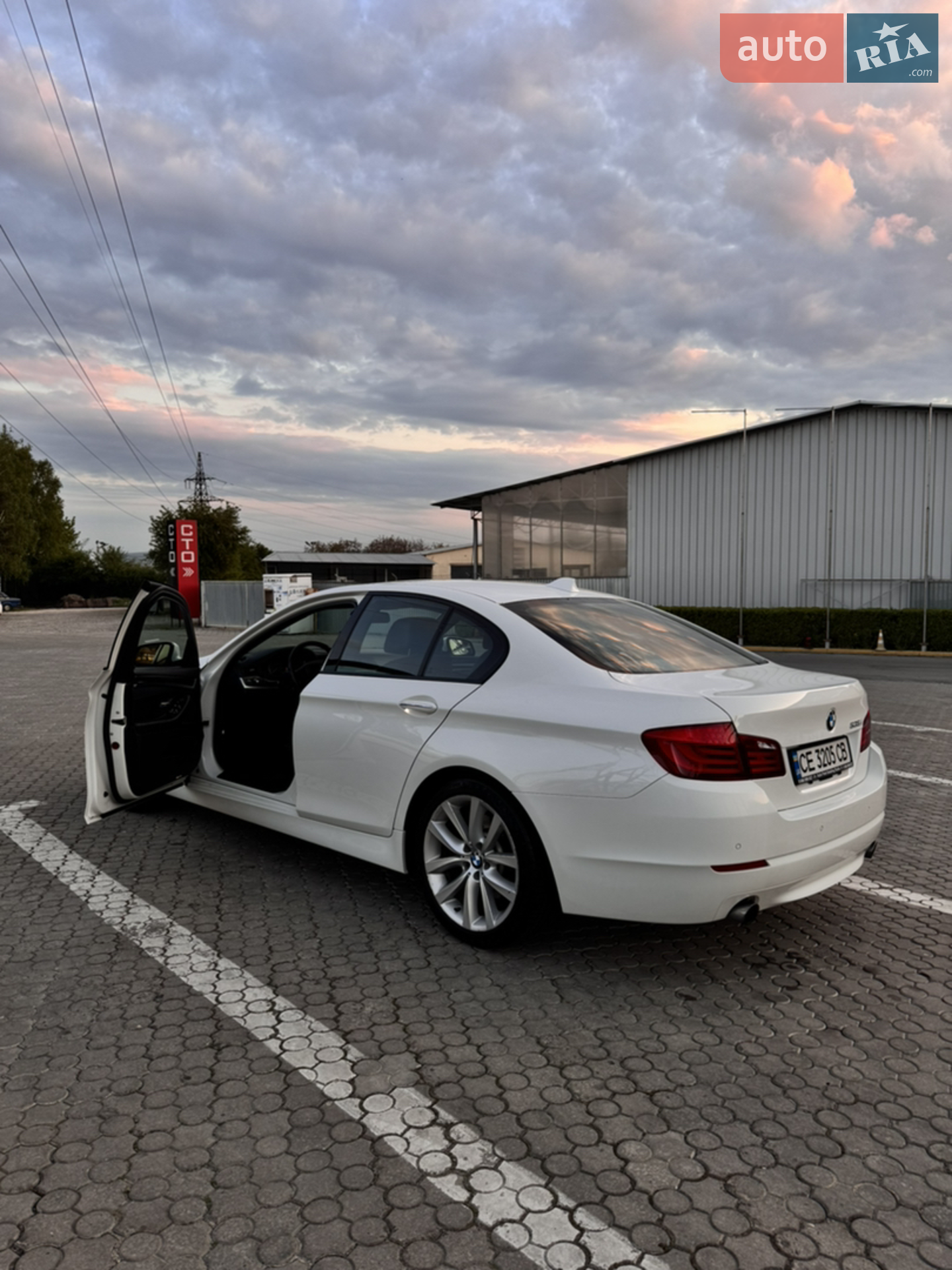 2011 BMW 5er - мініатюра 2