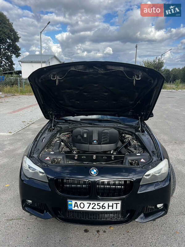 Седан BMW 5 Series 2012 в Волочиске