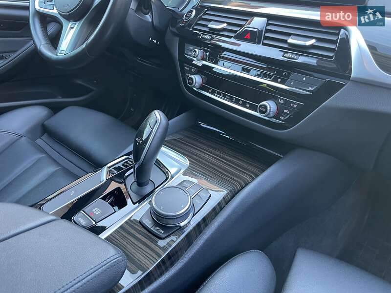 Седан BMW 5 Series 2017 в Львове фото 51 Седан BMW 5 Series 2017 в Львове