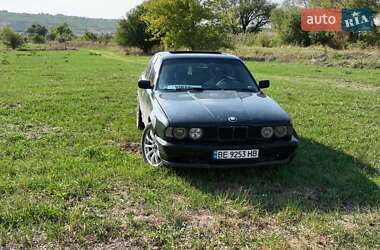 Седан BMW 5 Series 1990 в Вознесенську