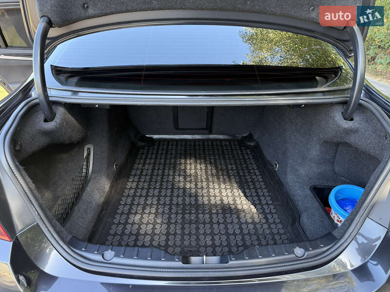 Седан BMW 5 Series 2011 в Ковелі