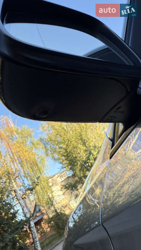 Седан BMW 5 Series 2010 в Хороле фото 17 Седан BMW 5 Series 2010 в Хороле