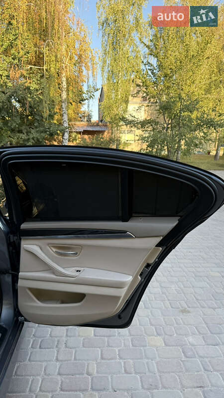 Седан BMW 5 Series 2010 в Хороле фото 31 Седан BMW 5 Series 2010 в Хороле