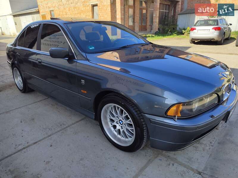 Седан BMW 5 Series 2003 в Черновцах