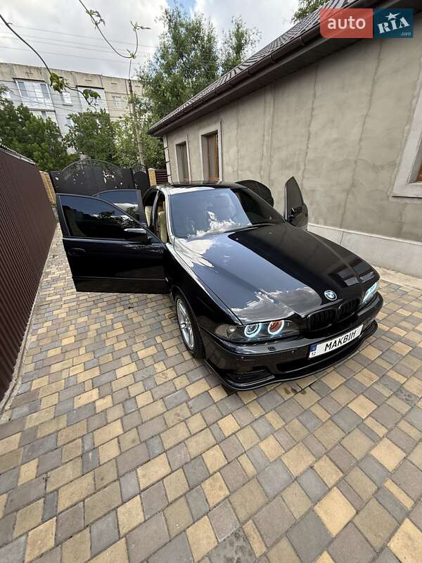 Седан BMW 5 Series 2001 в Еланце