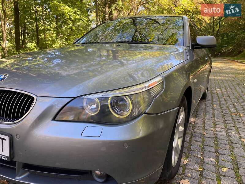 Седан BMW 5 Series 2005 в Каневе