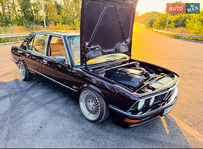 Седан BMW 5 Series 1982 в Хмельницькому