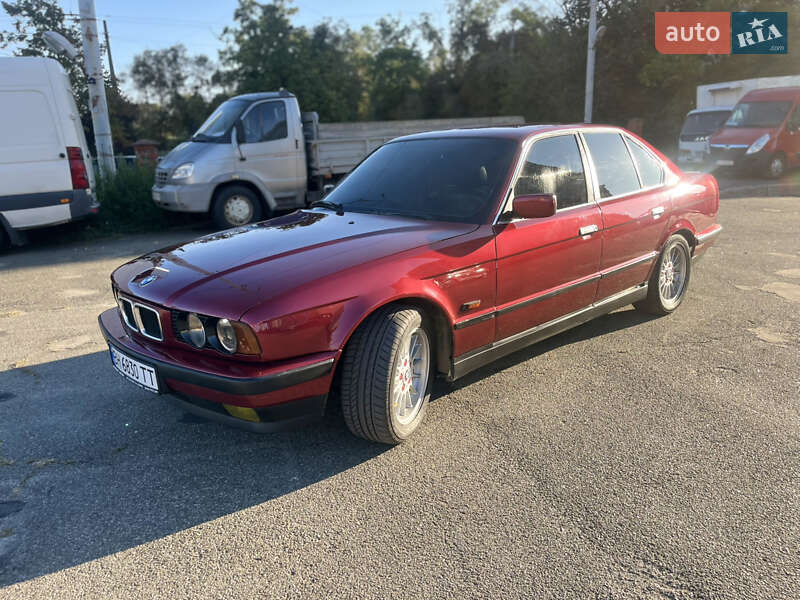 Седан BMW 5 Series 1993 в Киеве