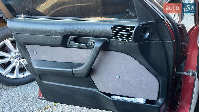 Седан BMW 5 Series 1993 в Киеве