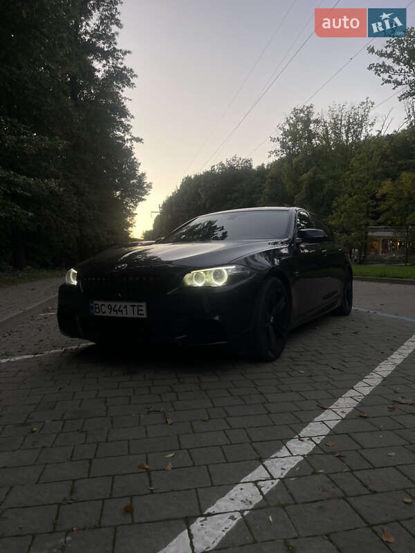 Седан BMW 5 Series 2013 в Львове
