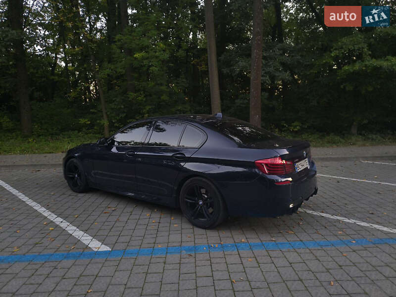 Седан BMW 5 Series 2013 в Львове