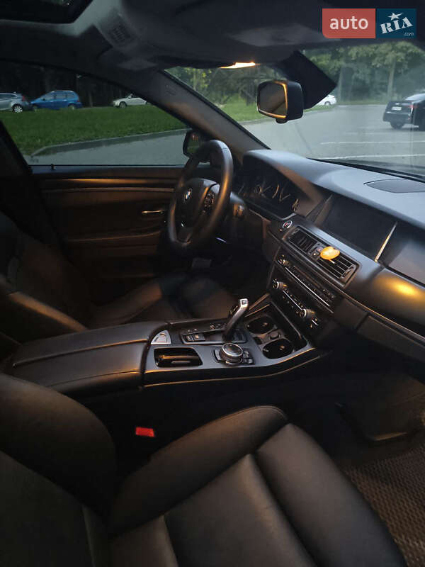 Седан BMW 5 Series 2013 в Львове