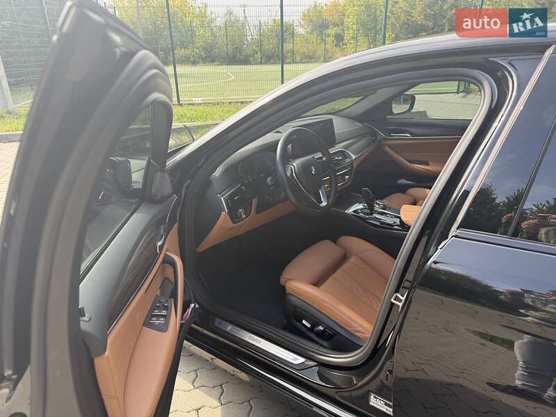 Седан BMW 5 Series 2021 в Львове