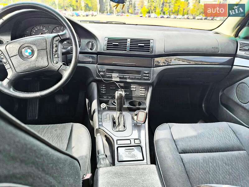 Седан BMW 5 Series 2000 в Харкові