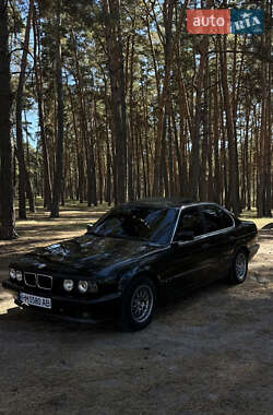 Седан BMW 5 Series 1993 в Сумах