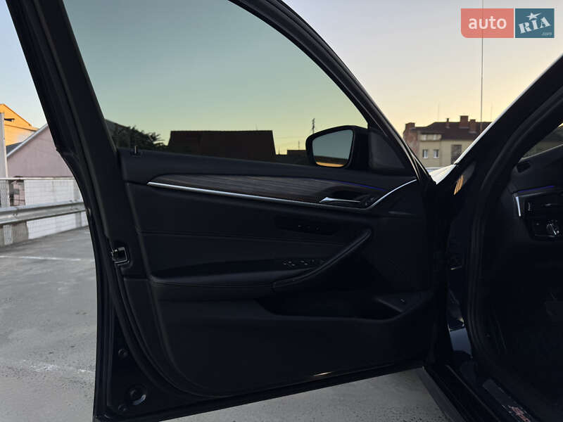 Седан BMW 5 Series 2017 в Мукачево