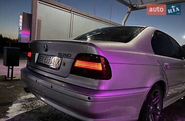 Седан BMW 5 Series 2000 в Деражне