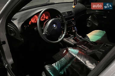 Седан BMW 5 Series 2000 в Деражне