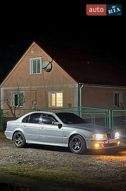 Седан BMW 5 Series 2000 в Деражне