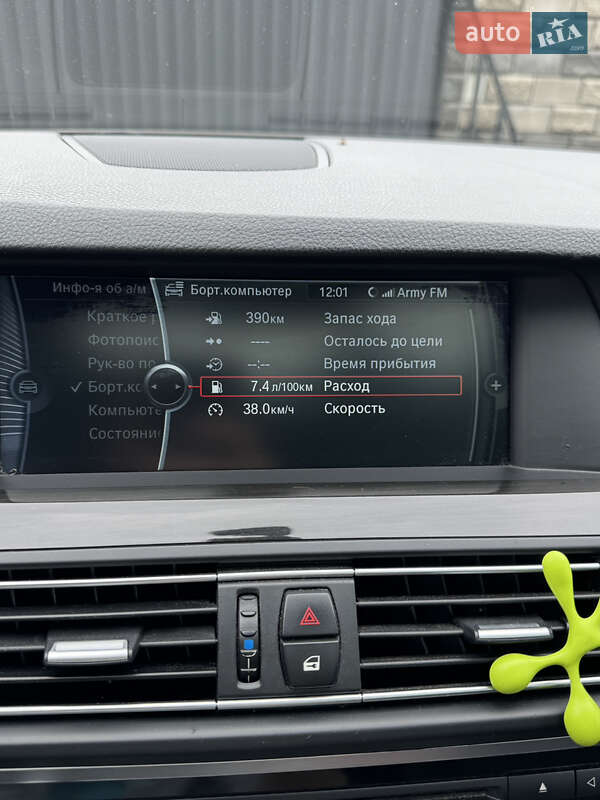 Седан BMW 5 Series 2011 в Вараше фото 12 Седан BMW 5 Series 2011 в Вараше